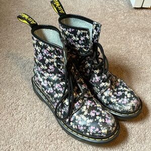 Women’s Floral Dr. Marten 1460s